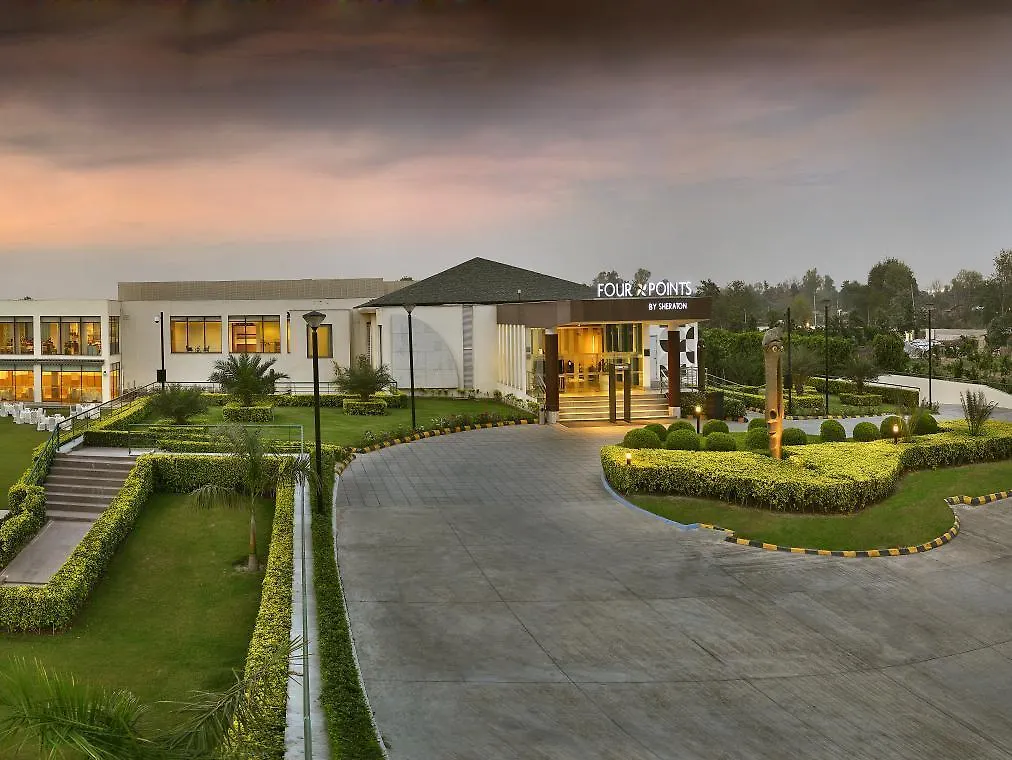 Four Points By Sheraton New Delhi, Airport Highway 3*,  Índia